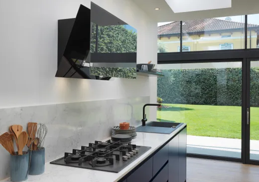 FRANKE Kchenarmatur Atlas Neo Einhebelmischer Edelstahl Industrial Black (PVD) mit Zugauslauf 180 schwenkbar mit Laminar Perlator