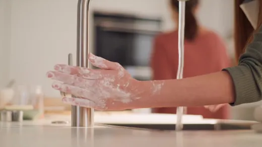 FRANKE Kchenarmatur Atlas Neo Sensor Einhebelmischer Edelstahl massiv mit Sensor-Technologie mit Festauslauf 180 schwenkbarer Auslauf