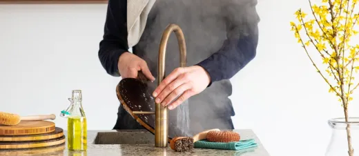 QUOOKER FUSION Round Festauslauf Messing Patina Kchenarmatur mit 5 in 1 Funktion und elektronischer Steuerung (FNRPTB) {NUR Armatur}