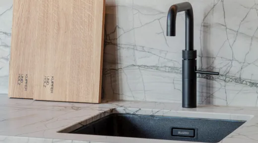 QUOOKER FUSION Square Festauslauf Schwarz matt PVD Kchenarmatur mit 5 in 1 Funktion und elektronischer Steuerung (FNSBLK) {NUR Armatur}