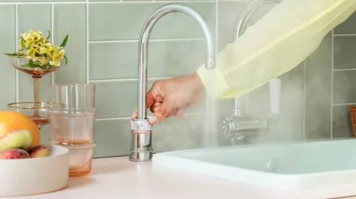 QUOOKER CLASSIC NORDIC Round Festauslauf Voll Edelstahl Single Tap mit 3 in 1 Funktion und elektronischer Steuerung Nostalgieoptik (CNSRSST) {NUR Armatur}