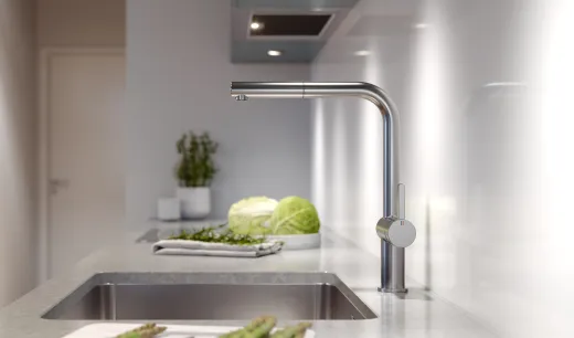 KWC K�chenarmatur Bevo E 10.531.643.751FL Einhebelmischer Industrial Black Ber�hrungsloser Sensor opto-elektronisch gesteuert mit Batteriefach (3600005936)