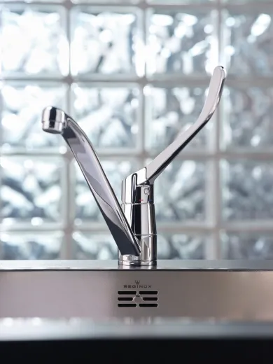 REGINOX K�chenarmatur Chena MED Chrom (R35238) Einhebelmischer Med. Bereich Unterarmbedienung 360� schwenkbarer Auslauf