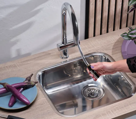 REGINOX K�chenarmatur Flint Schwarz (R37416) Einhebelmischer mit Zugauslauf als Schlauchbrause umstellbar 360� schwenkbarer Auslauf