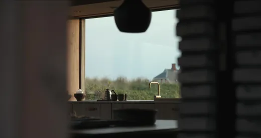 VOLA Kchenarmatur KV1EB-19 Messing poliert Spltischmischer / Eingriffmischer mit Doppelschwenkauslauf Niederdruck