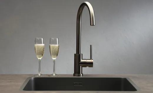 REGINOX Kchenarmatur CANO Gun Metal (R30486) Kchenarmatur / Einhebelmischer mit Festauslauf Oberflche Schwarz matt PVD