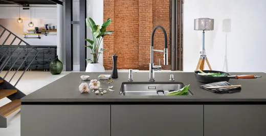 BLANCO Kchenarmatur Catris S Flexo Chrom/Schwarz Einhebelmischer mit flexibler Pendelbrause umstellbar