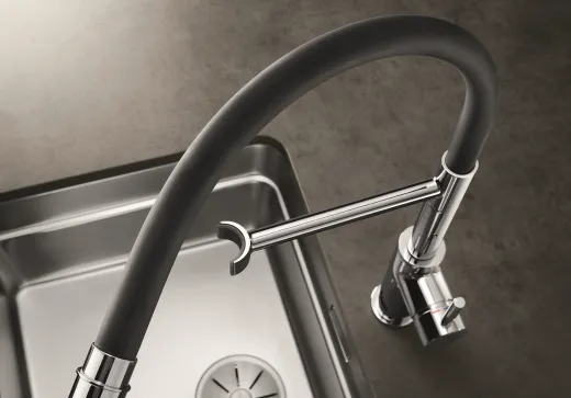 BLANCO Kchenarmatur Catris S Flexo Chrom/Schwarz Einhebelmischer mit flexibler Pendelbrause umstellbar