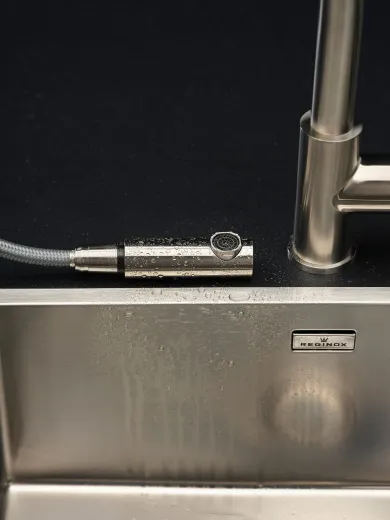 REGINOX Kchenarmatur Palm Edelstahl massiv (R34583) Einhebelmischer mit Zugauslauf als Schlauchbrause 360 schwenkbarer Auslauf